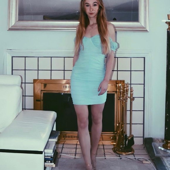 Baby blue dress - Picture 2 of 6